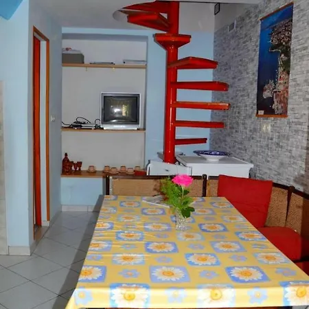 Maison *